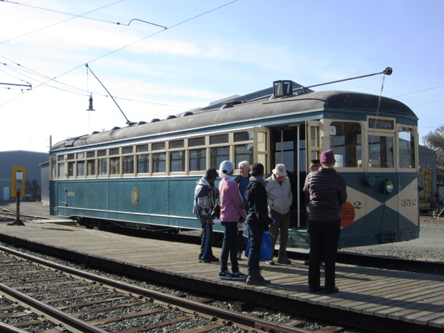 WRM Oakland Trolly #352